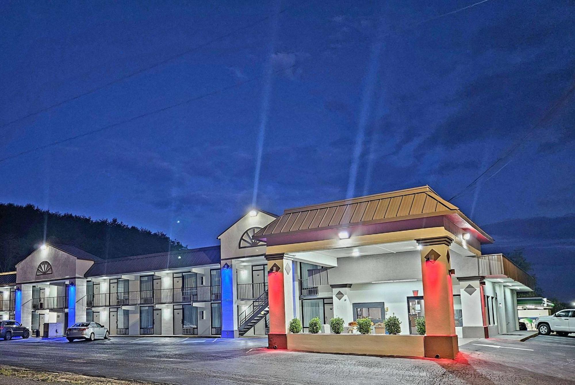 北卡罗莱纳州马里恩速8酒店 马里昂 外观 照片